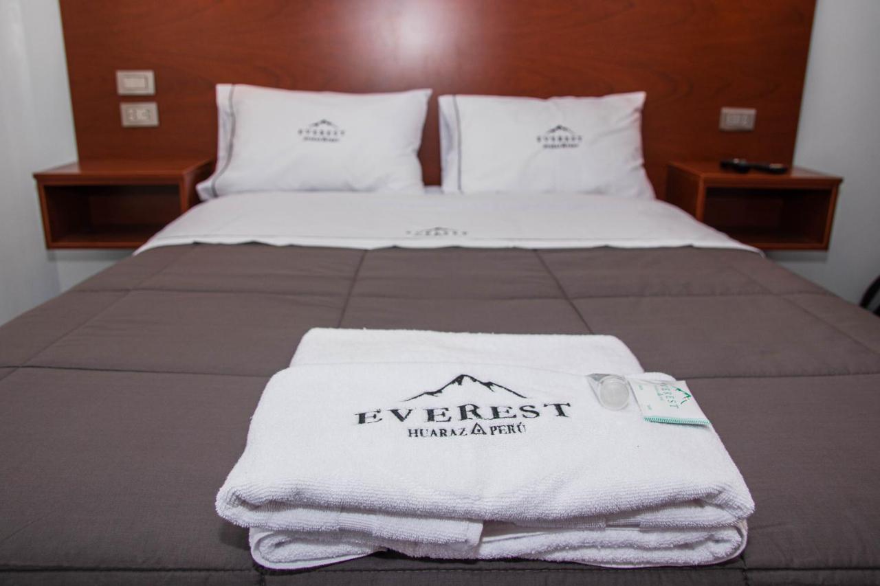 Hotel Turistico Everest อัวรัซ ภายนอก รูปภาพ
