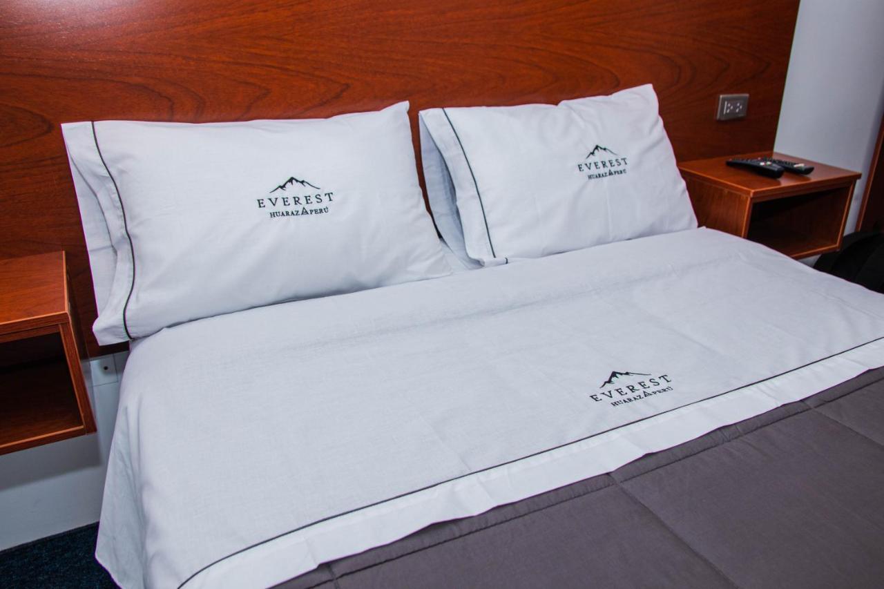 Hotel Turistico Everest อัวรัซ ภายนอก รูปภาพ
