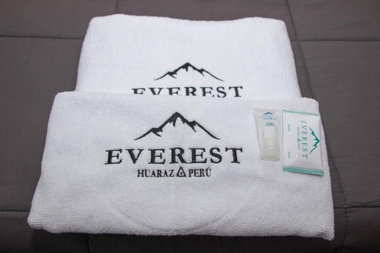 Hotel Turistico Everest อัวรัซ ภายนอก รูปภาพ